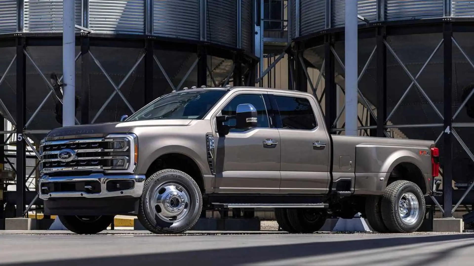 Ford Expande la Producción de Super Duty con una Nueva Planta de Ensamblaje