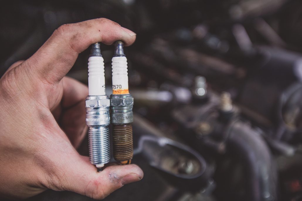 Cómo Cambiar las Bujías de tu Auto: Una Guía Paso a Paso del «Doctor Motor»